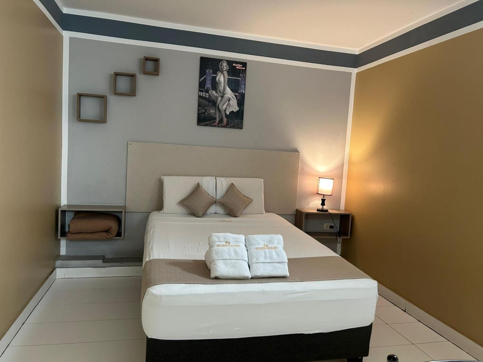 Golden Dream'S Hotel Lima Bagian luar foto